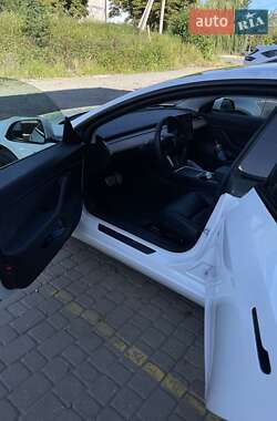 Седан Tesla Model 3 2021 в 