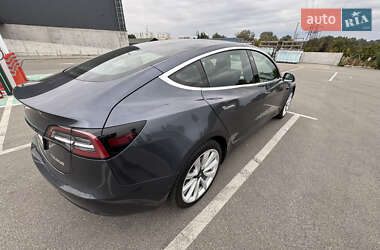 Седан Tesla Model 3 2020 в 