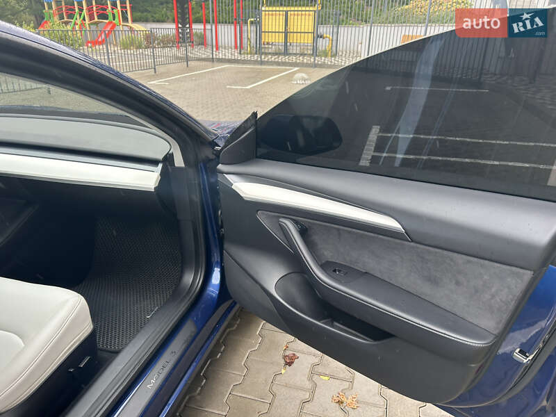 Седан Tesla Model 3 2021 в Фастові