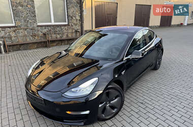 Седан Tesla Model 3 2019 в 