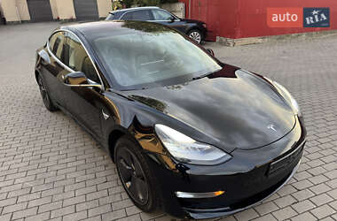 Седан Tesla Model 3 2019 в 