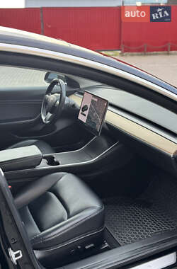 Седан Tesla Model 3 2019 в 