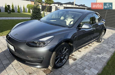 Седан Tesla Model 3 2022 в Ровно