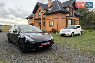 Седан Tesla Model 3 2018 в 