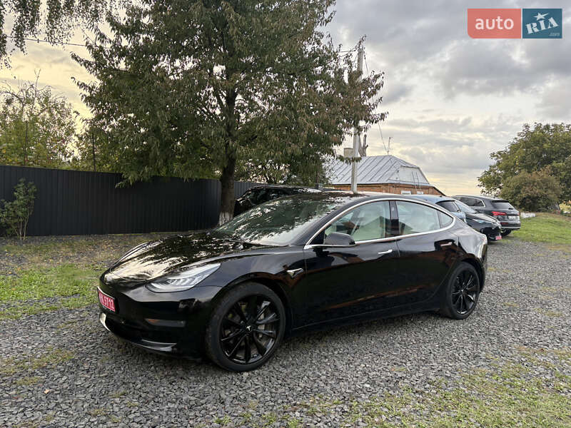 Седан Tesla Model 3 2018 в Луцьку