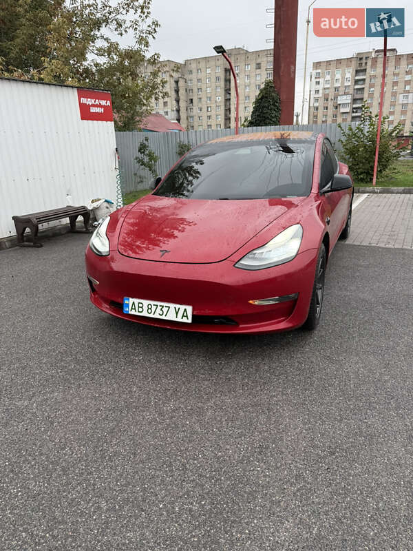 Седан Tesla Model 3 2018 в Вінниці
