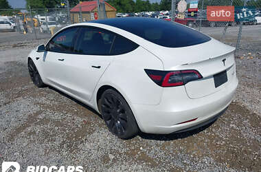 Седан Tesla Model 3 2021 в 