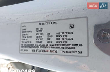 Седан Tesla Model 3 2021 в 