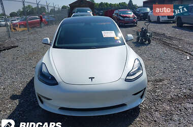 Седан Tesla Model 3 2021 в 