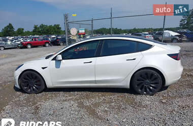 Седан Tesla Model 3 2021 в 