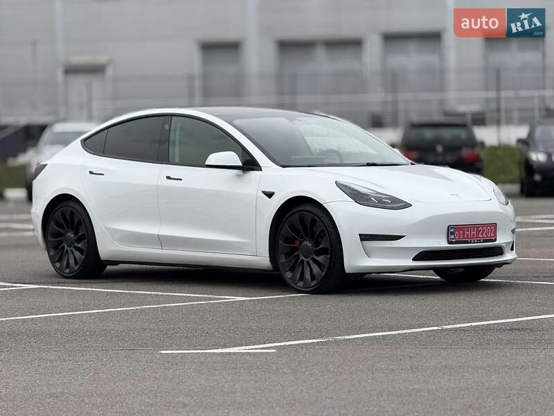 Седан Tesla Model 3 2021 в Рівному