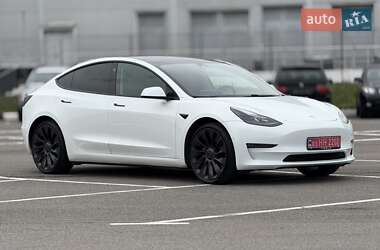 Седан Tesla Model 3 2021 в 