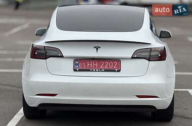 Седан Tesla Model 3 2021 в 