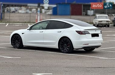 Седан Tesla Model 3 2021 в Ровно