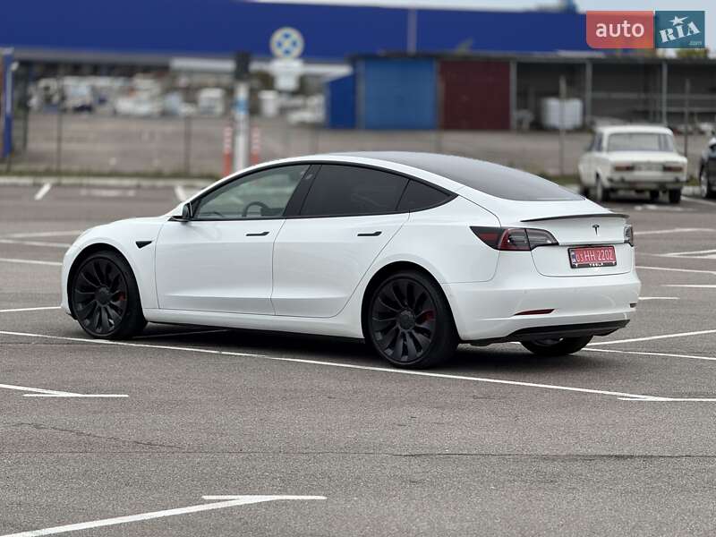Седан Tesla Model 3 2021 в Рівному