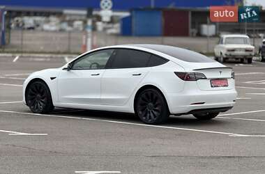 Седан Tesla Model 3 2021 в 