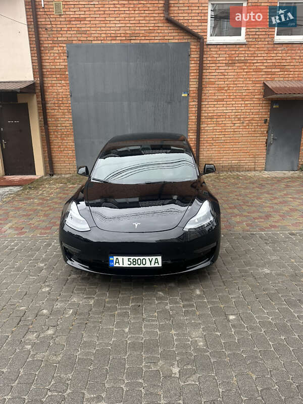 Седан Tesla Model 3 2022 в Ірпені