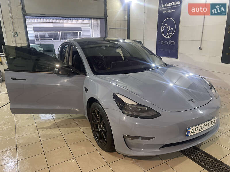 Tesla Model 3 2021