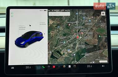 Седан Tesla Model 3 2021 в 