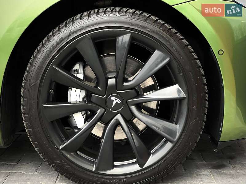 Седан Tesla Model 3 2021 в Киеве