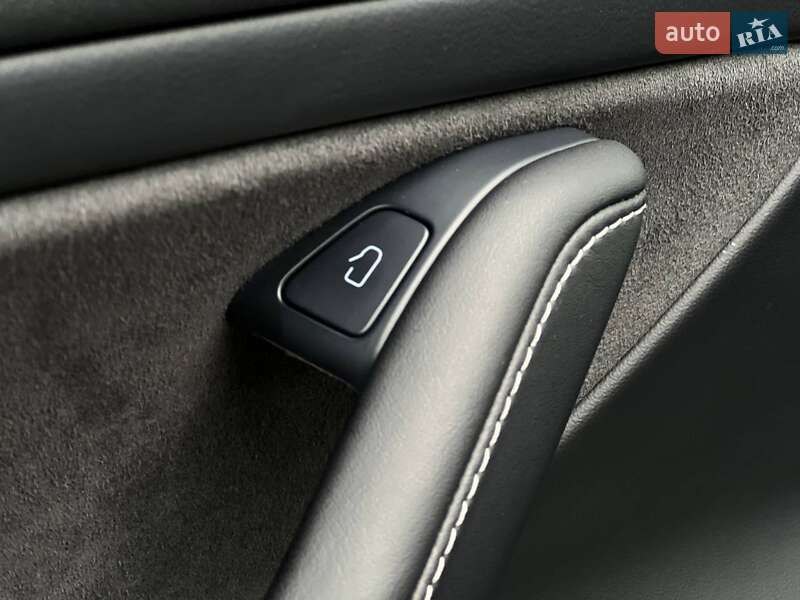 Седан Tesla Model 3 2021 в Киеве