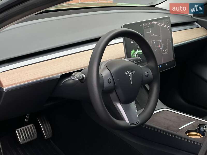 Седан Tesla Model 3 2021 в Киеве