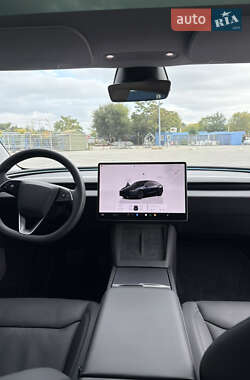 Седан Tesla Model 3 2024 в 