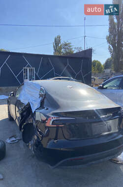 Седан Tesla Model 3 2024 в 