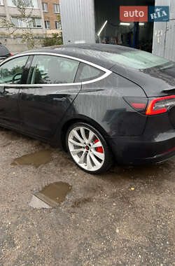 Седан Tesla Model 3 2018 в 