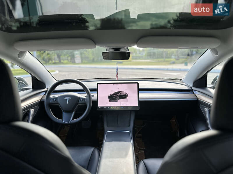 Седан Tesla Model 3 2022 в Луцке