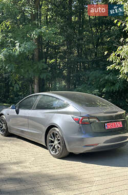 Седан Tesla Model 3 2020 в 