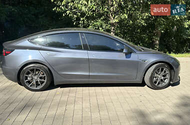 Седан Tesla Model 3 2020 в 