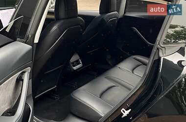 Седан Tesla Model 3 2020 в 