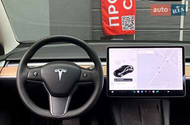 Седан Tesla Model 3 2020 в 