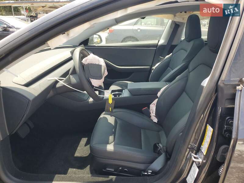 Седан Tesla Model 3 2025 в Києві