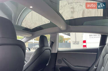 Седан Tesla Model 3 2024 в 
