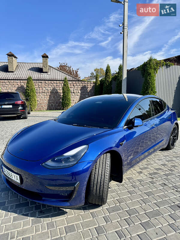 Седан Tesla Model 3 2022 в Кропивницькому