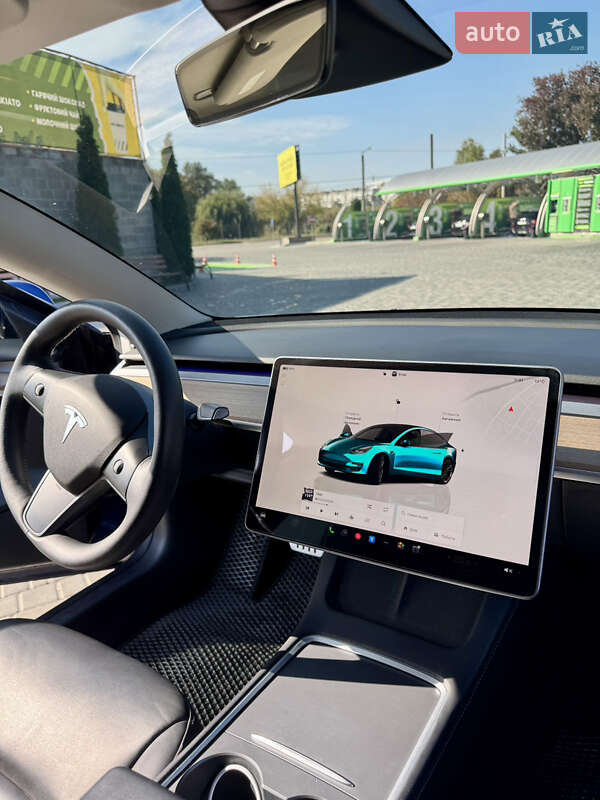 Седан Tesla Model 3 2022 в Кропивницькому
