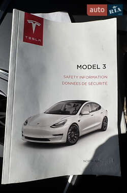 Седан Tesla Model 3 2022 в 
