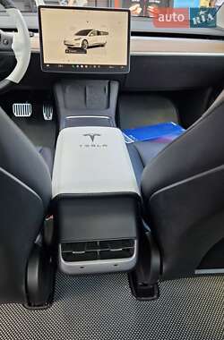Седан Tesla Model 3 2023 в Глухове