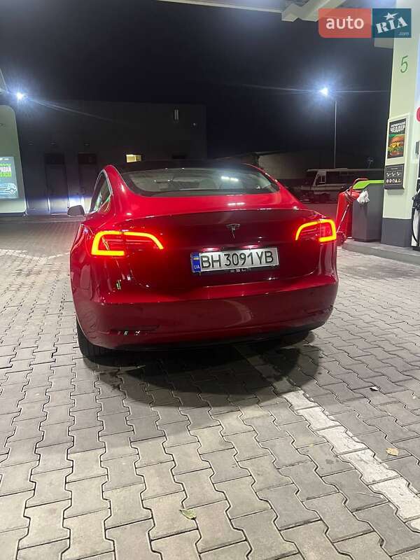 Tesla Model 3 2020