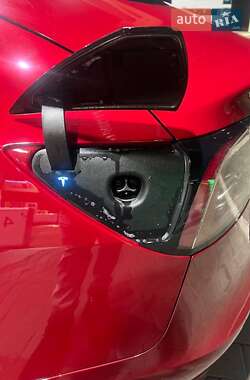 Седан Tesla Model 3 2020 в 