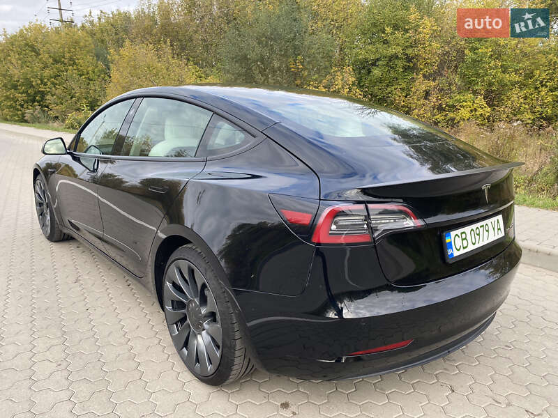 Седан Tesla Model 3 2021 в Киеве