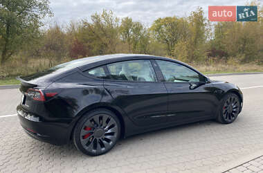 Седан Tesla Model 3 2021 в 