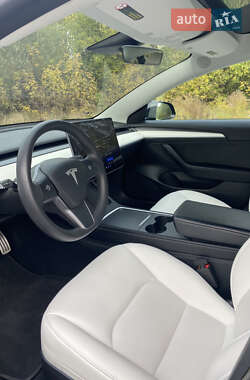 Седан Tesla Model 3 2021 в 