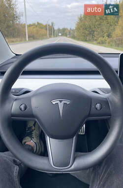 Седан Tesla Model 3 2021 в 