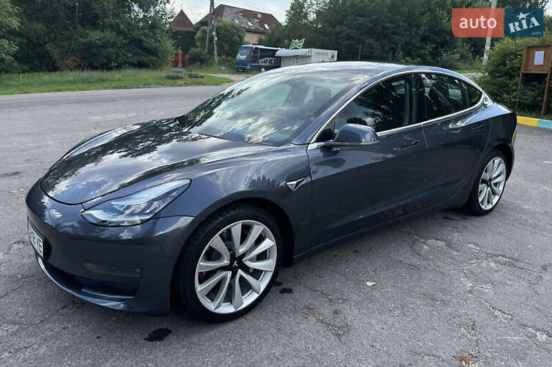 Седан Tesla Model 3 2019 в Києві