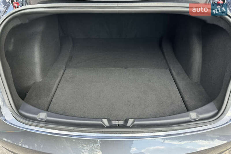 Седан Tesla Model 3 2019 в Києві