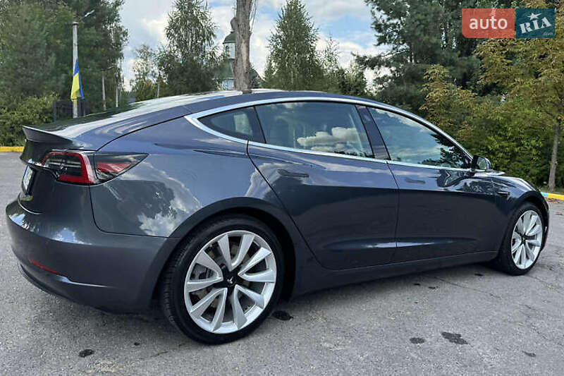 Седан Tesla Model 3 2019 в Києві