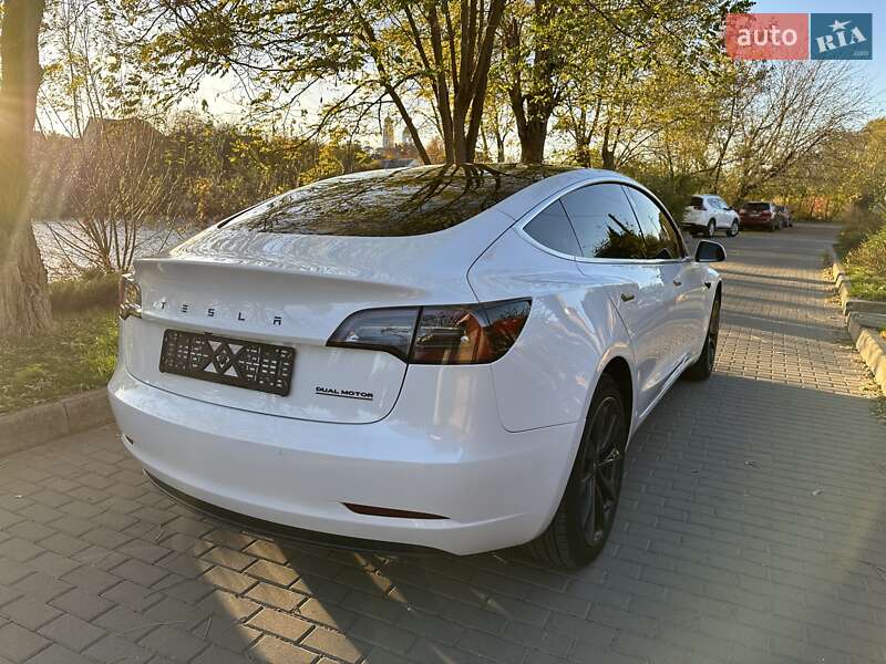 Седан Tesla Model 3 2019 в Білій Церкві